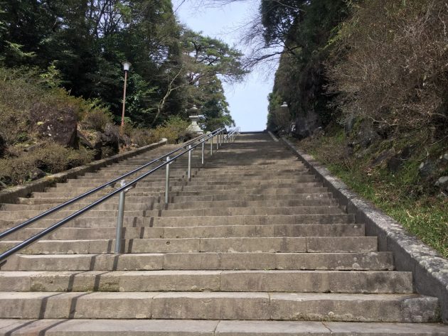 霧島神宮　階段
