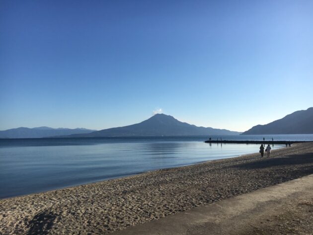 重富海岸からの桜島