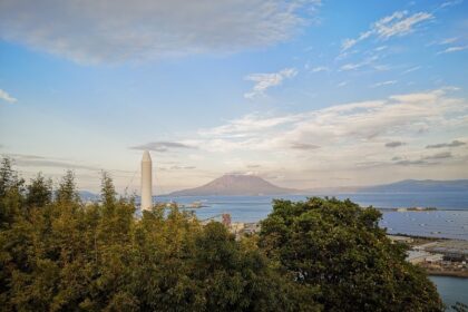 【錦江湾公園】『ロケット』が気になる？コスモスや雄大な桜島を望める見所満載の公園